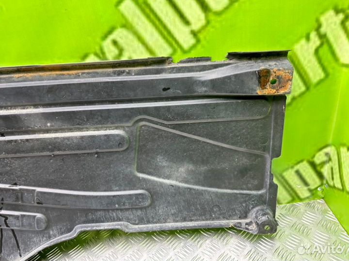 Защита днища левая Mercedes-Benz C-Class W203