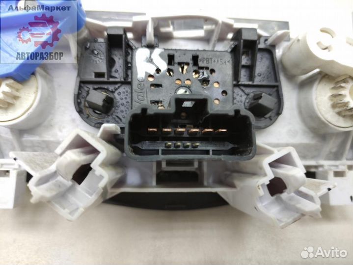 Блок управления отопителем Renault Sandero BS11 BS