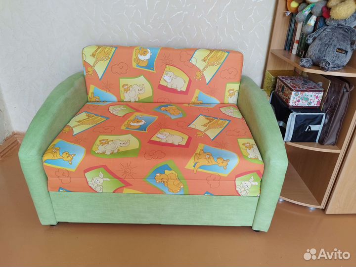 Детский диванчик раскладной б/у