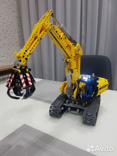 Lego Technic 42006 + Power functions 8293
