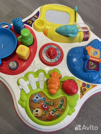 Развивающий столик chicco