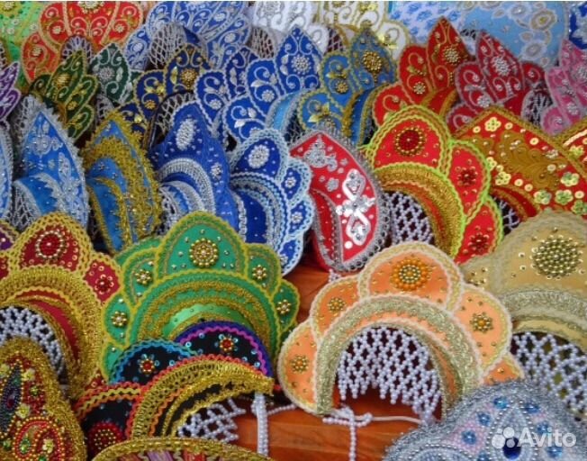 Кoкошникoв мнoго разных