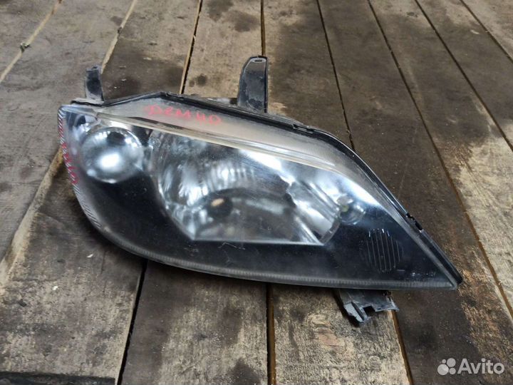 Фара правая Mazda demio DY3W