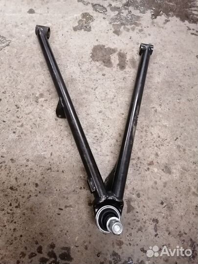 Продам Нижний левый рычат Brp Summit XM/XP