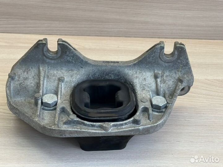 Опора МКПП Renault Duster