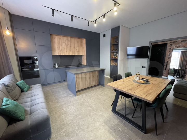 2-к. квартира, 80 м², 2/6 эт.