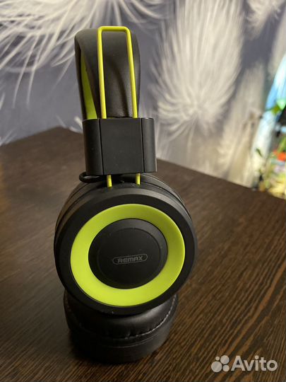 Беспроводные наушники