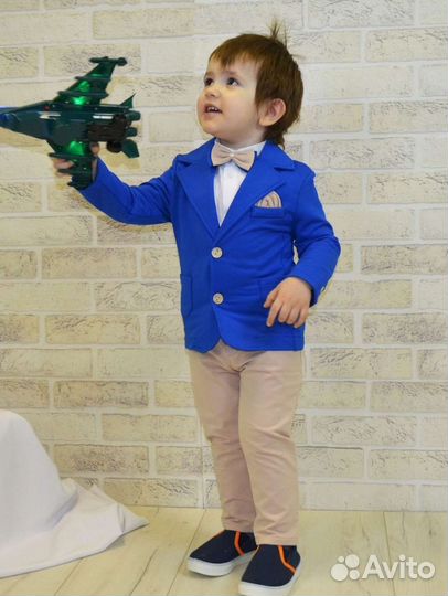 Костюм праздничный