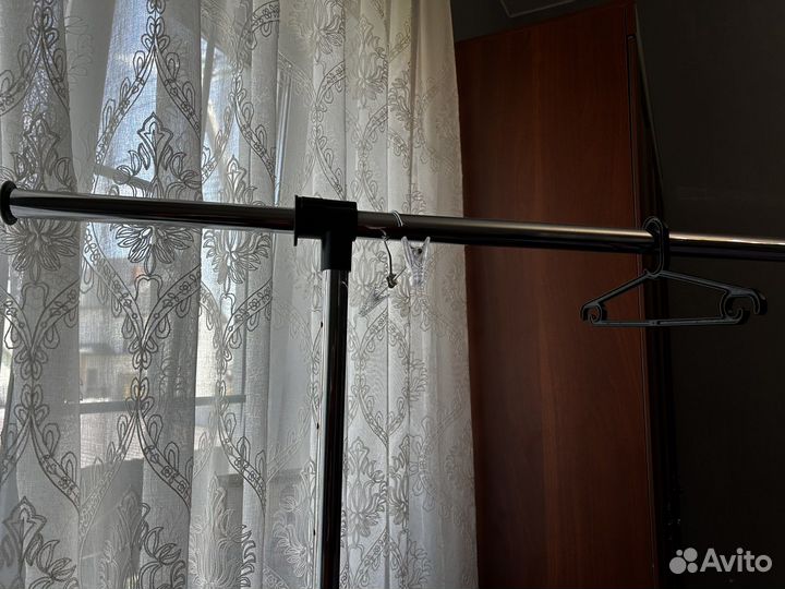 Вешалка для одежды напольная