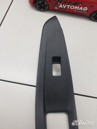 Накладка обшивки двери передняя правая