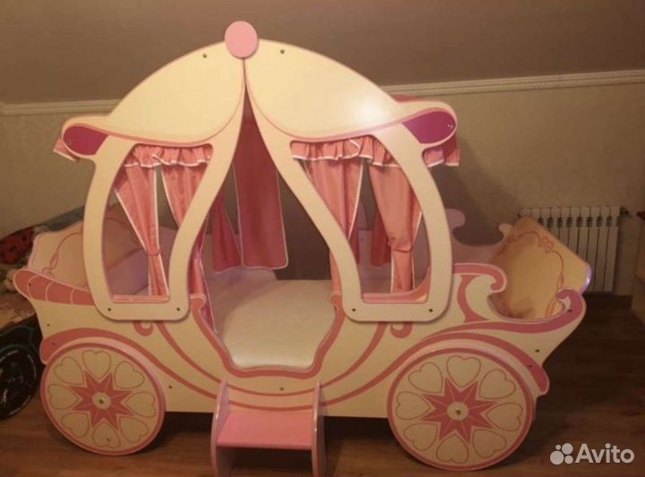 Комплект детской мебели для девочки