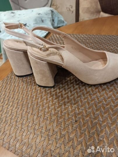 Босоножки женские 37 размер