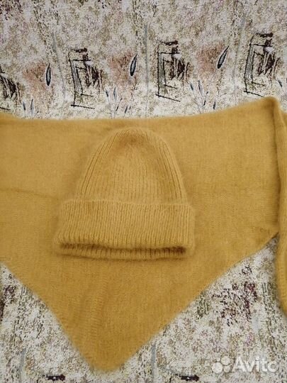 Женские зимние шапка и платок