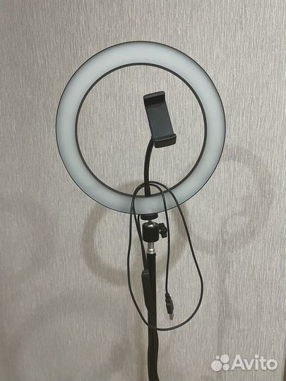 Кольцевая лампа со штативом
