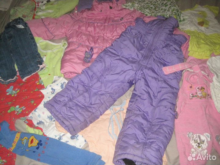 Пакет одежды на девочку комбинезон, штаны, чепчики