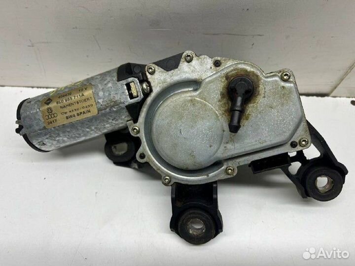 Моторчик стеклоочистителя задний VW/AG 8L0955711B