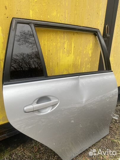 Дверь задняя правая на toyota fielder 2007 года