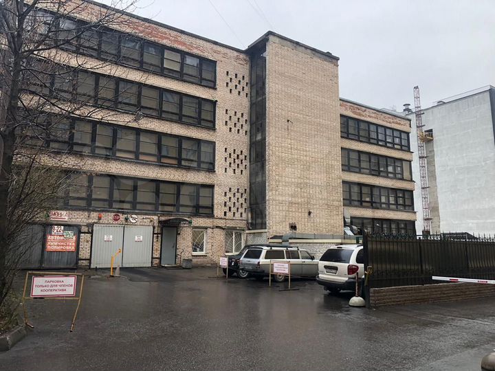 Машиноместо, 16 м²