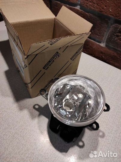 Противотуманная фара Toyota, Lexus 81211-47010