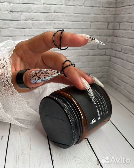 Мастер маникюра и педикюра