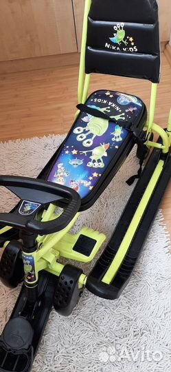 Детский снегокат с ручкой и колесами