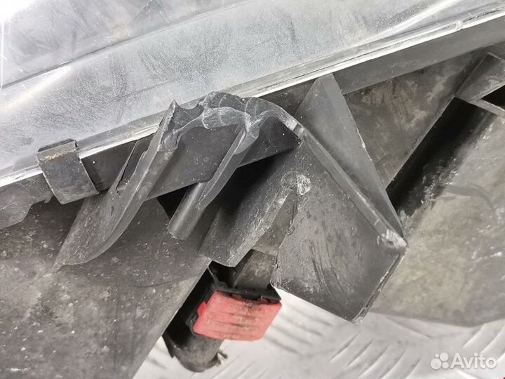 Фара передняя для Peugeot 407 620690