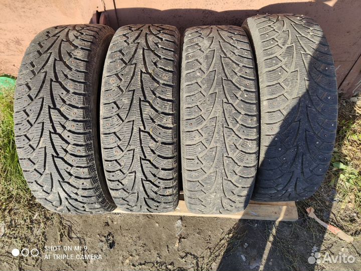 Hankook Winter I'Pike W409 215/60 R17