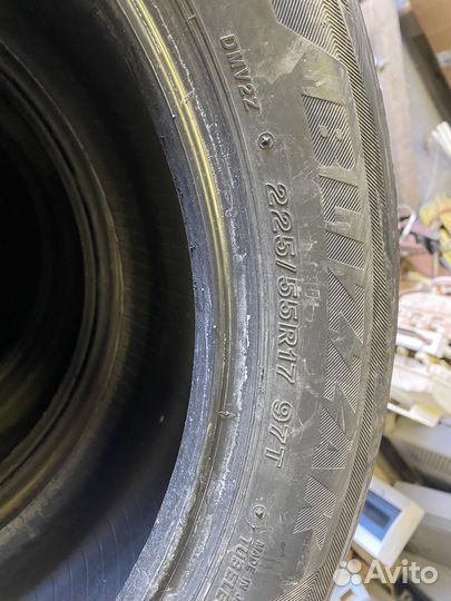 Bridgestone Blizzak DM-V2 225/55 R17