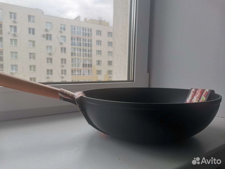 Абсолютно новая сковорода Вок 32