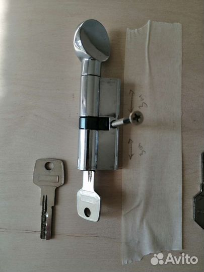 Личинка для замка 4шт с ключами