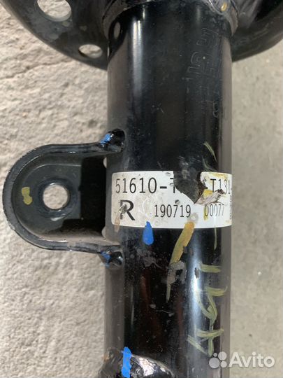 Амортизатор передний R Honda CR-V 5,crv5.Оигинал
