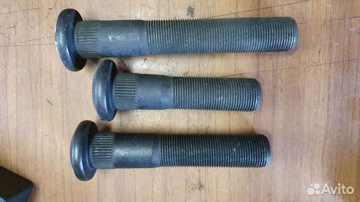 Шпилька колёсная Frl/Inter