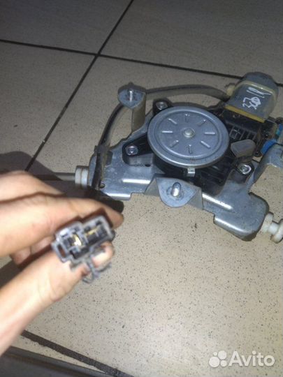 Стеклоподъемник задний правый Chevrolet Epica