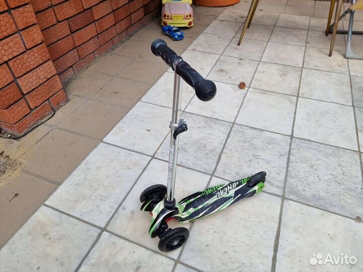 Самокат детский трехколесный бу