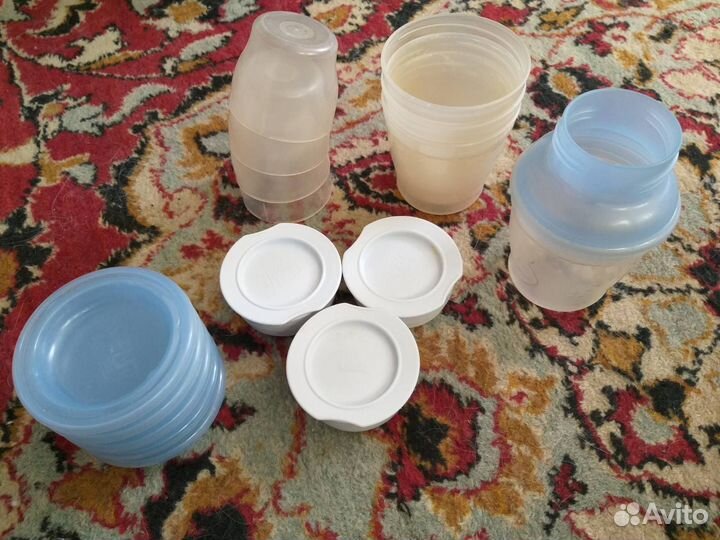 Продам молокоотсос Avent ручной с контейнерами