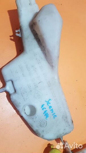 Бачок омывателя на Renault Scenic