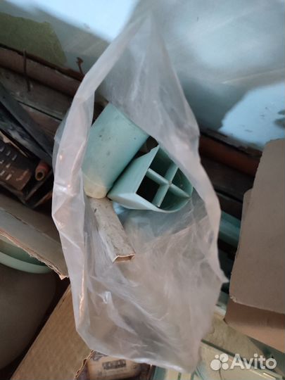 Зеркало в ванную с полочкой