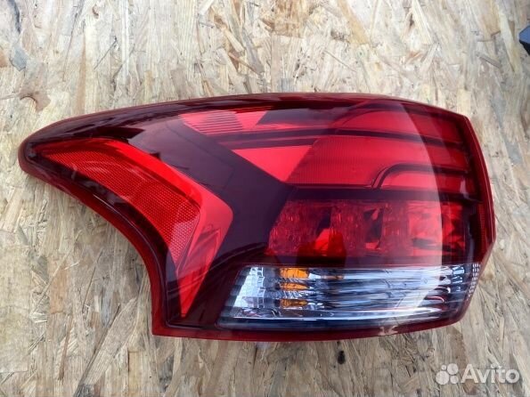 Задний левый фонарь Митсубиси Аутлендер 3 gf
