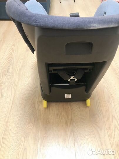 Автомобильное кресло maxi cosi