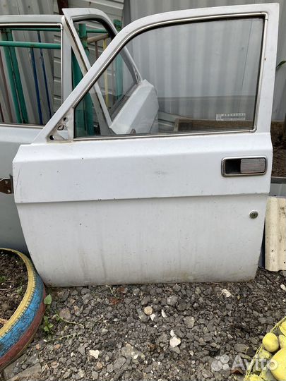 Продам 3 дверь на волгу 31029