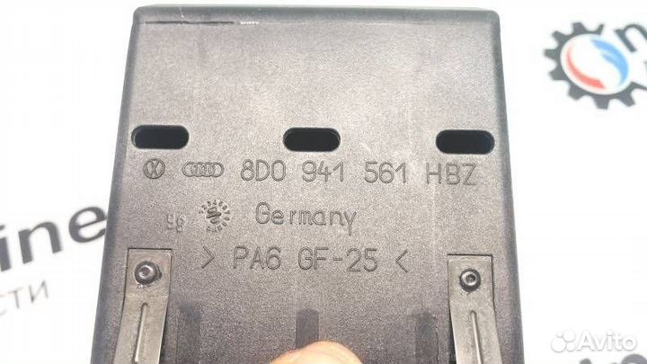 Бардачок центральный Audi A4 B5 Quattro sedan 2.4