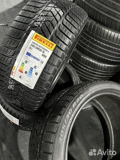 Pirelli Winter Sottozero 3 305/30 R20 и 245/30 R20 103W