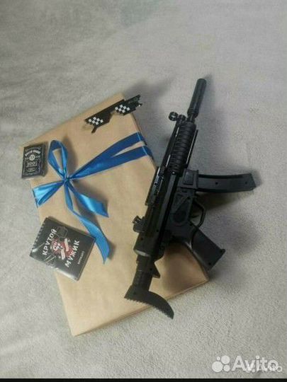 Автомат игрушечный в комплекте с защитой