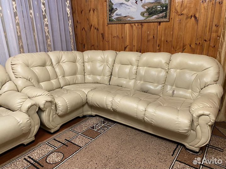 Кожаный диван бу