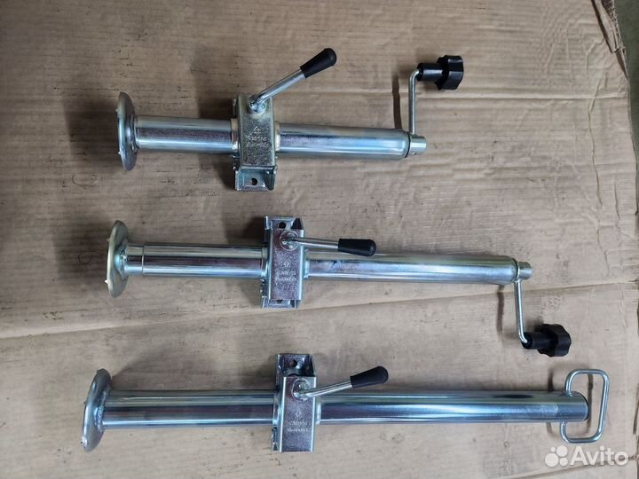 Стойка опорная с хомутом (кронштейном)