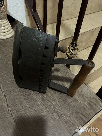 Утюг чугунный старинный