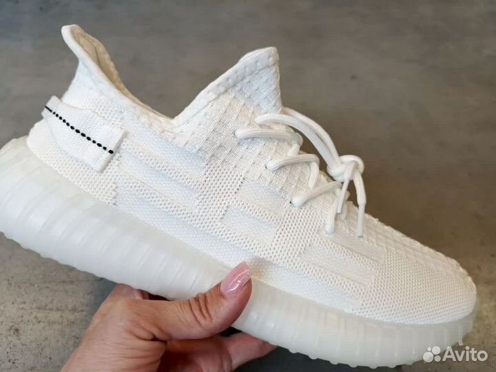 Кроссовки белые Adidas Yeeze 350