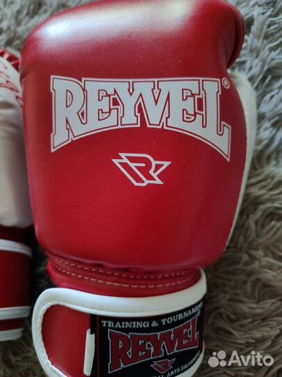 Боксерские перчатки 10 oz