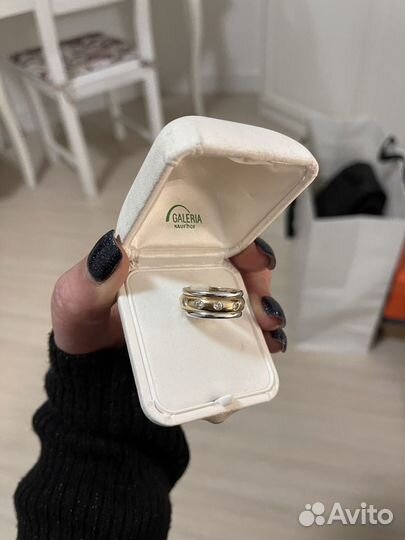 Кольцо с бриллиантом 1 карат