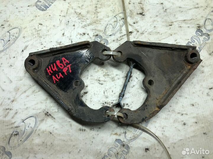 Комплект кронштейнов амортизатора лифт Нива